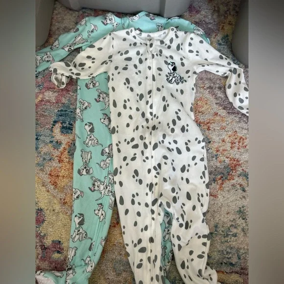💙 3/$30 💙 101 Dalmatians 18month footie pajamas - Picture 6 of 6
